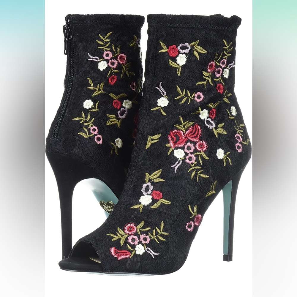 Betsey Johnson Diem Fabric Lace Floral Pump Size 8